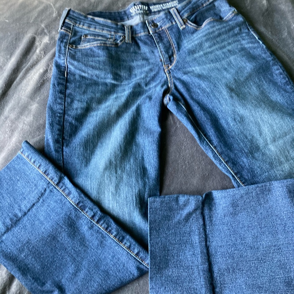 Signature Levi Strauss Women’s Straight Jeans Sz12